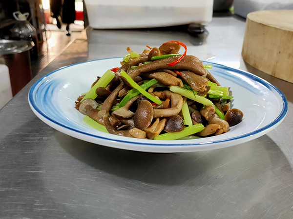 鹿茸菇